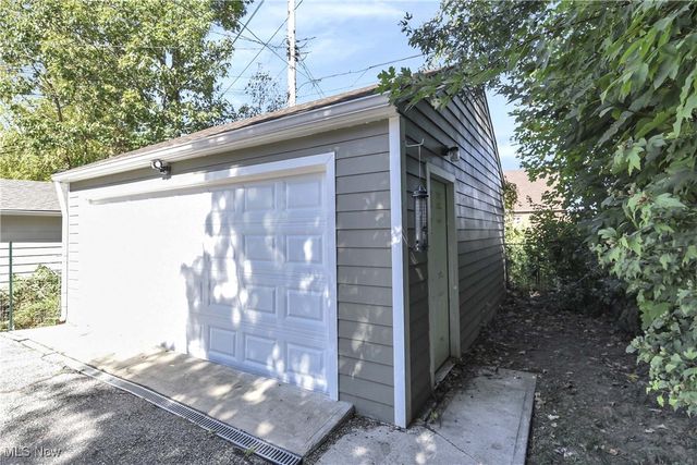 3281 Kildare Road, Cleveland Heights, OH 44118