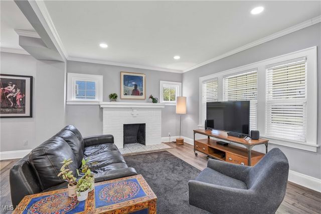 3281 Kildare Road, Cleveland Heights, OH 44118