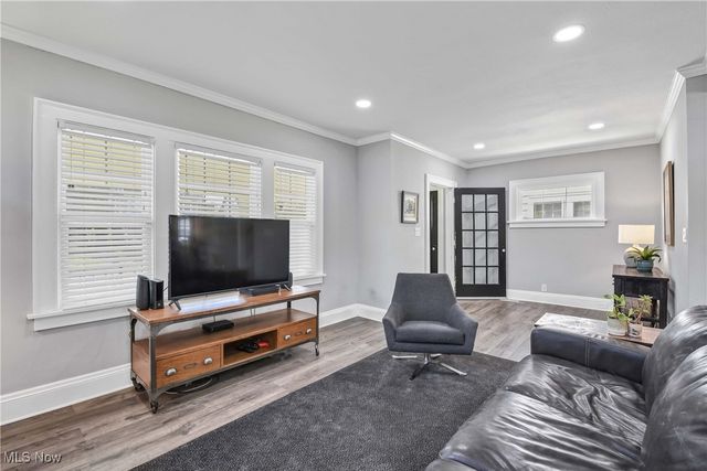 3281 Kildare Road, Cleveland Heights, OH 44118