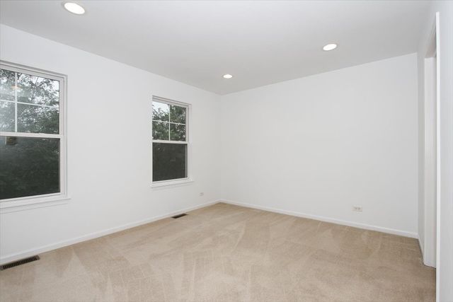 1245 TUSCANY Drive, Streamwood, IL 60107
