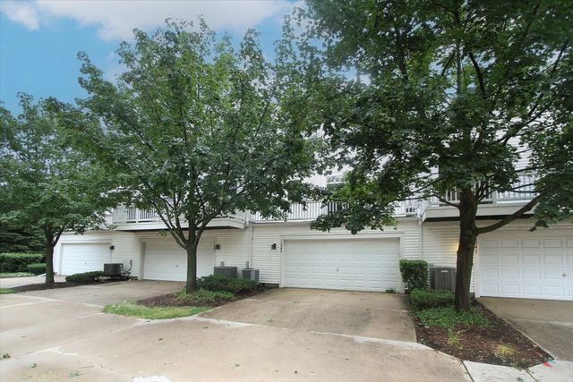 1245 TUSCANY Drive, Streamwood, IL 60107
