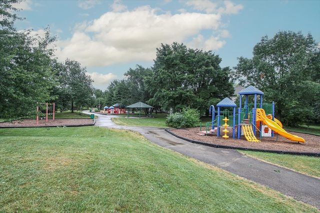 1245 TUSCANY Drive, Streamwood, IL 60107