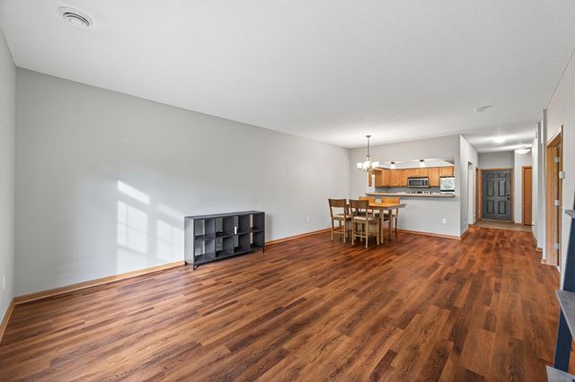 1099 Barclay Street, Saint Paul, MN 55106