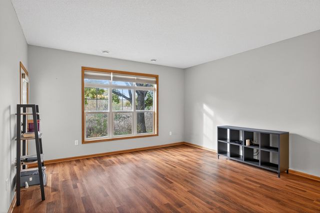 1099 Barclay Street, Saint Paul, MN 55106