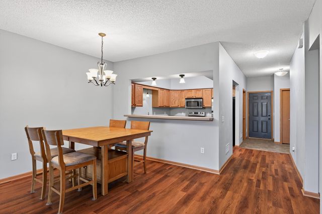 1099 Barclay Street, Saint Paul, MN 55106