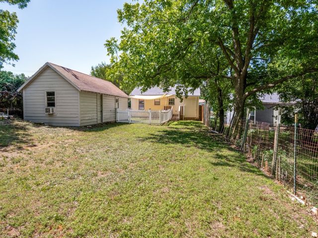 1109 W Hanna Street, Denison, TX 75020