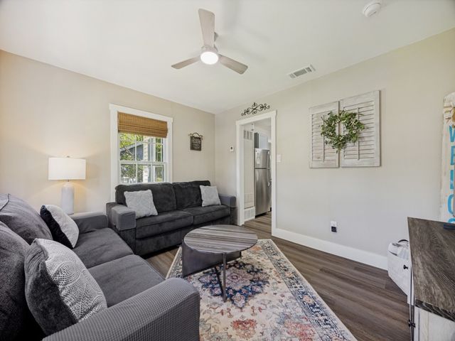 1109 W Hanna Street, Denison, TX 75020