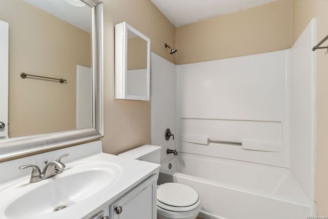 8851 Kestrel Oak, Converse, TX 78109