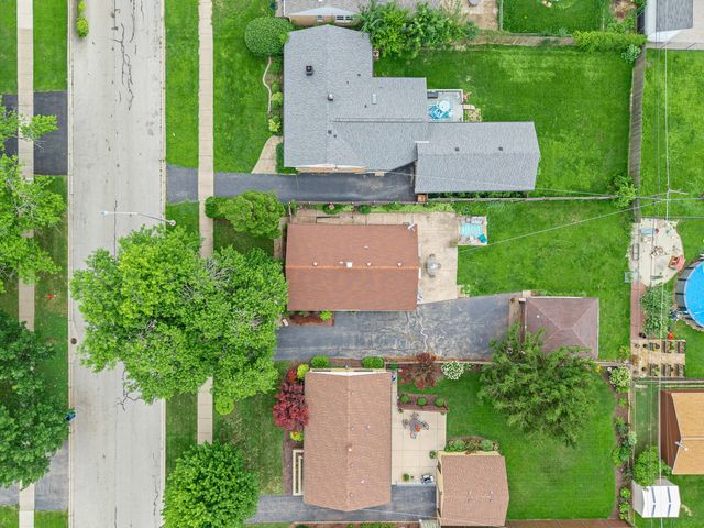 9965 Elm Circle Drive, Oak Lawn, IL 60453