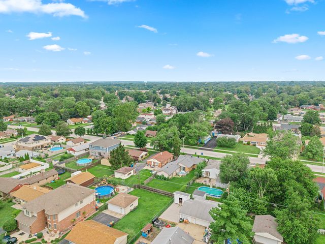 9965 Elm Circle Drive, Oak Lawn, IL 60453