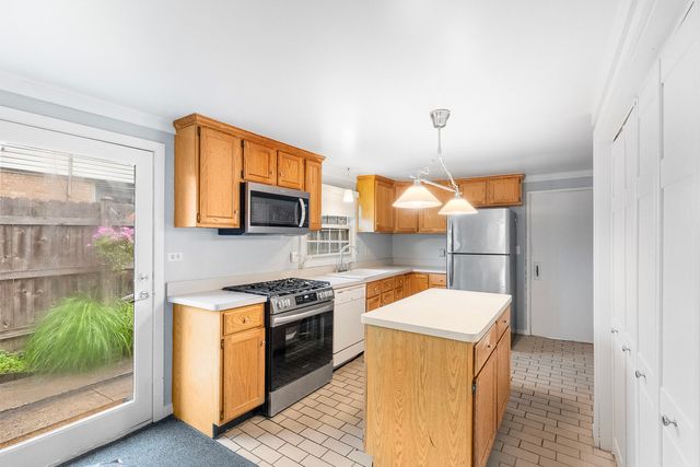 9965 Elm Circle Drive, Oak Lawn, IL 60453