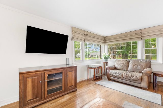 9965 Elm Circle Drive, Oak Lawn, IL 60453