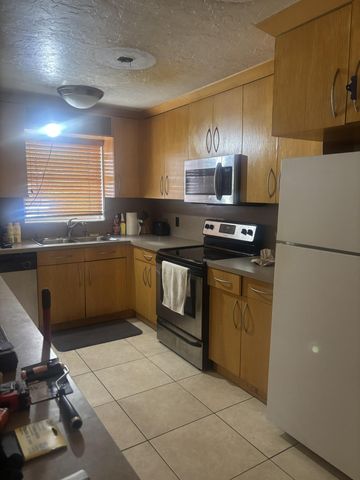 5090 SW 64th Avenue 106, Davie, FL 33314