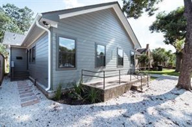 1919 Lombardy Street A, Houston, TX 77023