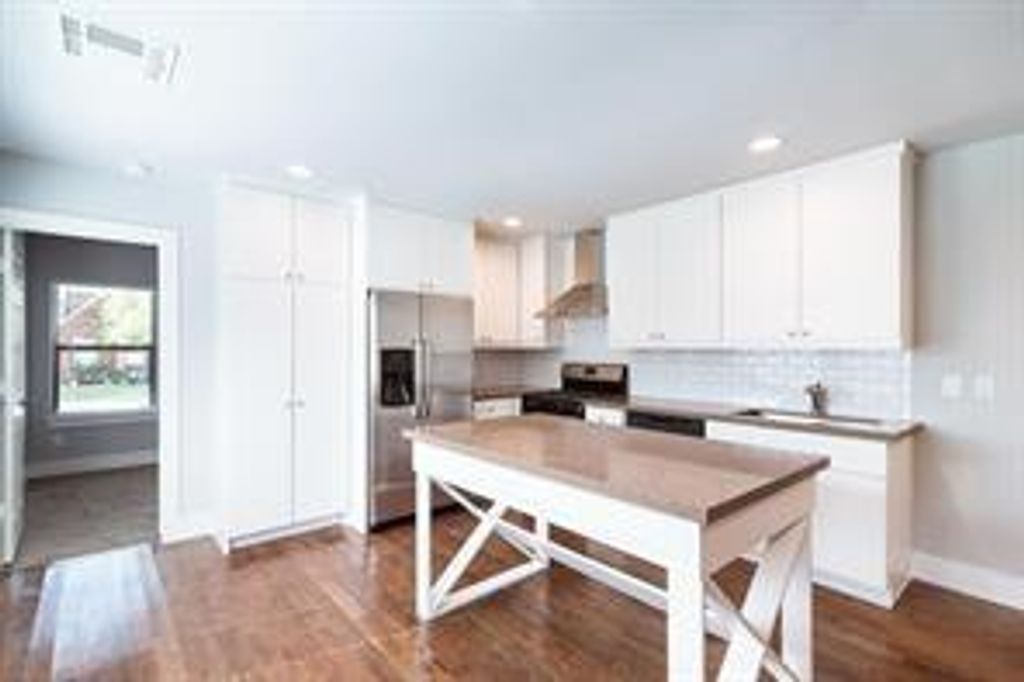 1919 Lombardy Street A, Houston, TX 77023