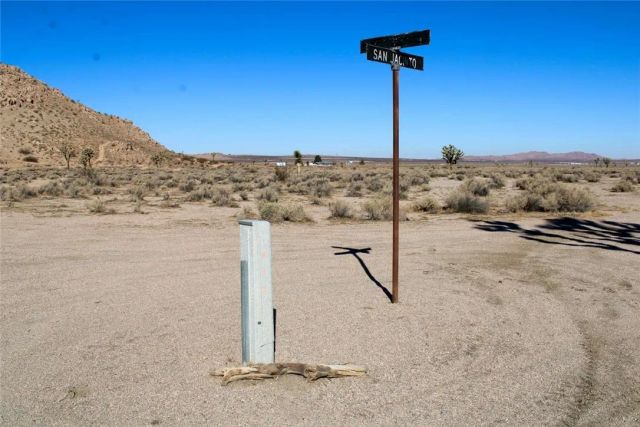 20999 Bella Vista, El Mirage, CA 92301