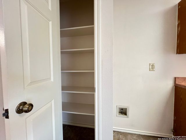 6027 WALNUT MILL DR, San Antonio, TX 78244