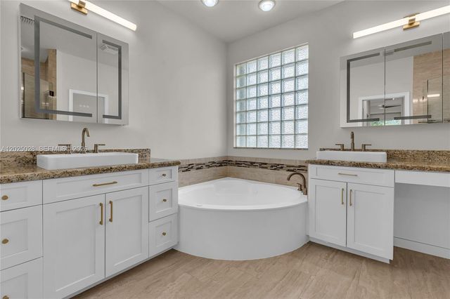950 Marina Drive, Weston, FL 33327
