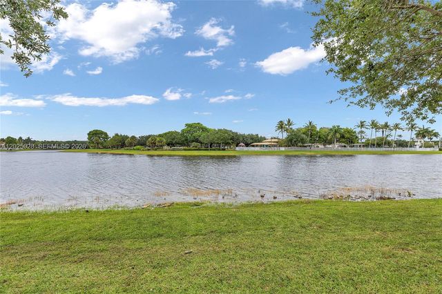 950 Marina Drive, Weston, FL 33327