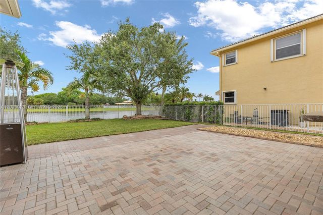 950 Marina Drive, Weston, FL 33327