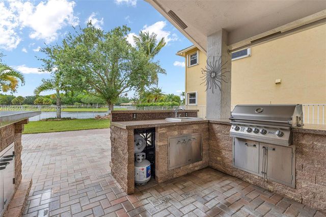 950 Marina Drive, Weston, FL 33327