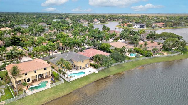 950 Marina Drive, Weston, FL 33327