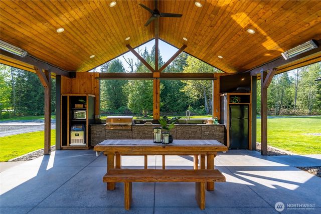547 E Smith Road, Bellingham, WA 98226