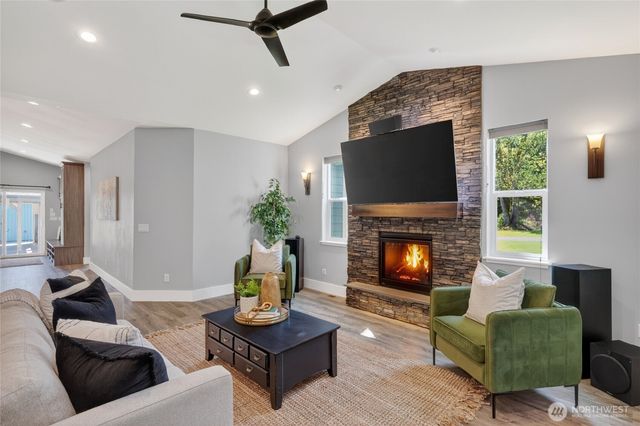 547 E Smith Road, Bellingham, WA 98226