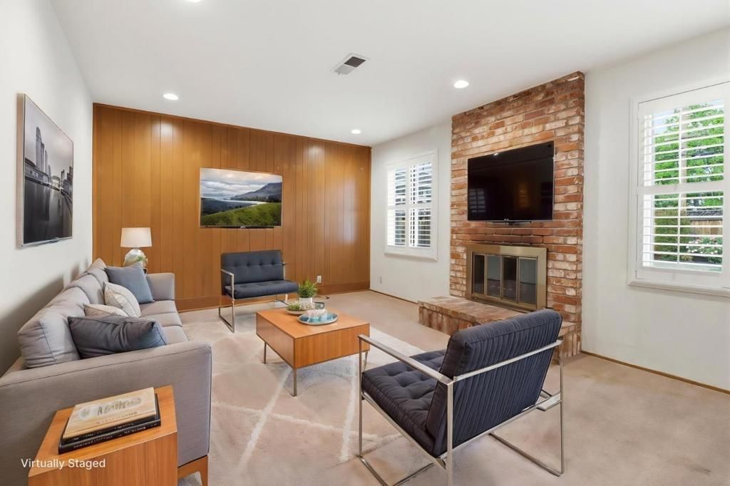 Image 9 of property listing at 5064 Trenary Way, San Jose, CA 95118