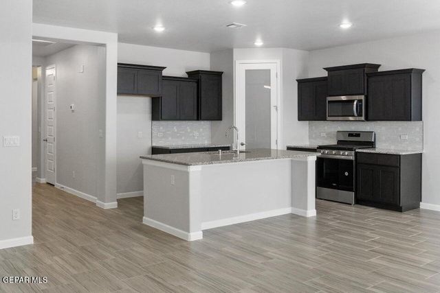 512 TWILIGHT Drive, Socorro, TX 79927