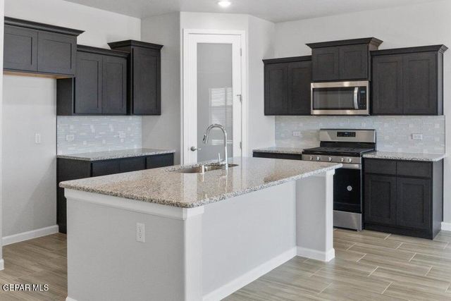 512 TWILIGHT Drive, Socorro, TX 79927