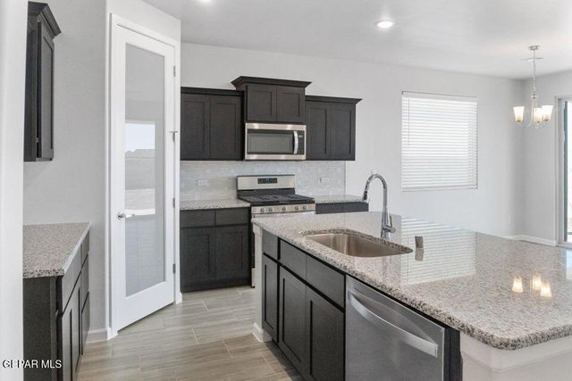 512 TWILIGHT Drive, Socorro, TX 79927