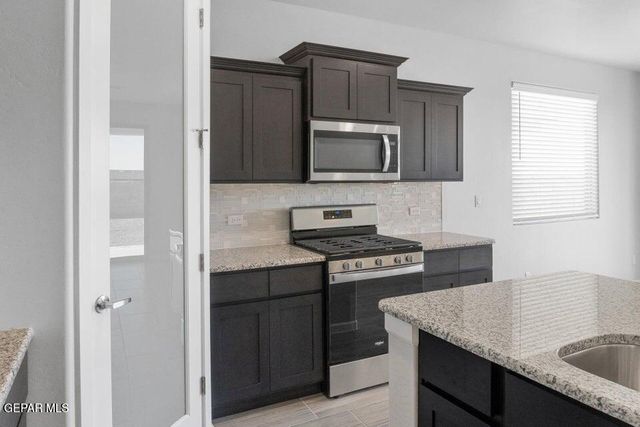 512 TWILIGHT Drive, Socorro, TX 79927