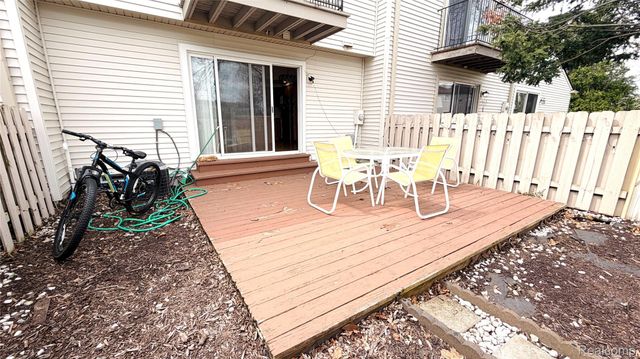 24466 Bashian Drive, Novi, MI 48375