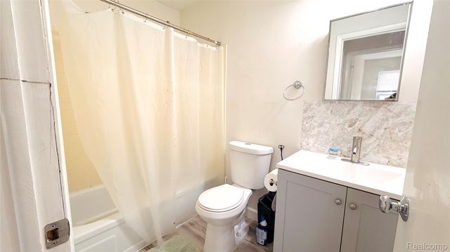 24466 Bashian Drive, Novi, MI 48375