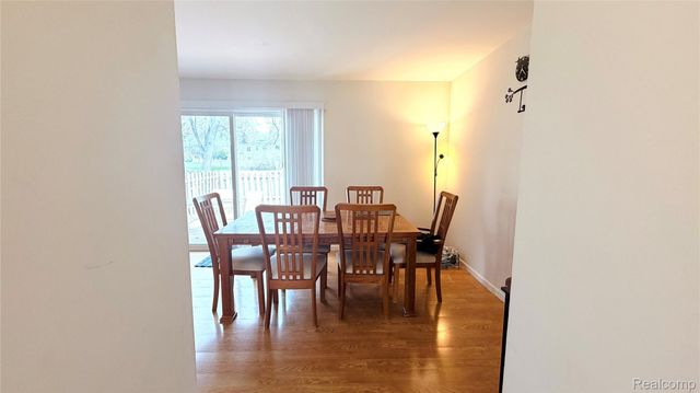 24466 Bashian Drive, Novi, MI 48375