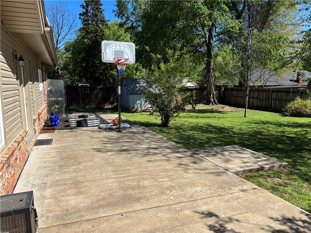 1206 Ridgewood Drive, Russellville, AR 72801