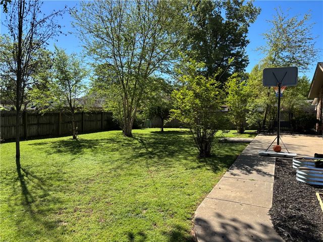 1206 Ridgewood Drive, Russellville, AR 72801