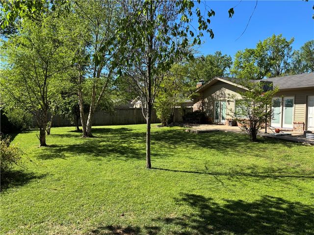 1206 Ridgewood Drive, Russellville, AR 72801