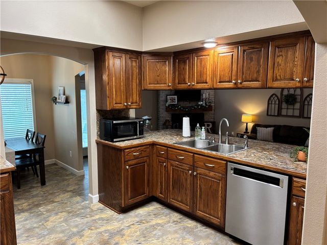 1206 Ridgewood Drive, Russellville, AR 72801