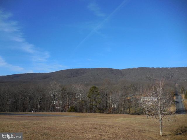 313 BEAVER TRL, Winchester, VA 22602