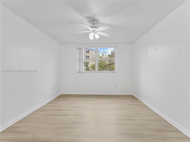 8343 Lake Dr 205, Doral, FL 33166