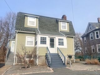 26 Lawrence St, Quincy, MA 02169