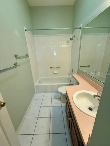 724 VISTA PLACE, Lady Lake, FL 32159