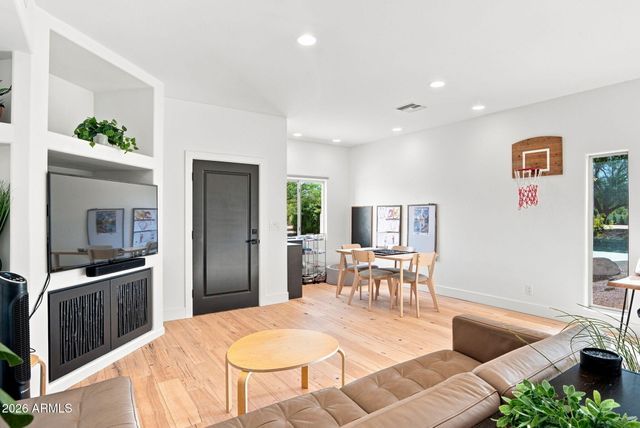 9827 N 65TH Place, Paradise Valley, AZ 85253