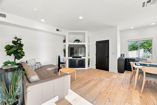 9827 N 65TH Place, Paradise Valley, AZ 85253