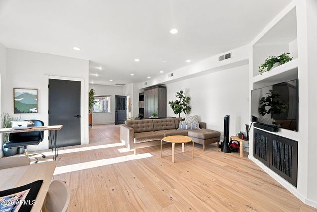 9827 N 65TH Place, Paradise Valley, AZ 85253