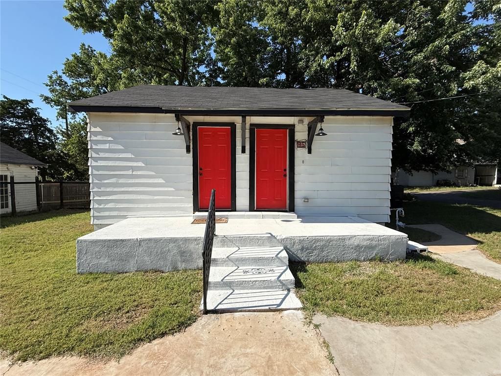 Image 1 of property listing at 95 Cimarron Road, Crescent, OK 73028