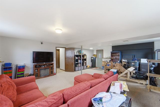 155 Coal Ridge Road, Knoxville, IA 50138