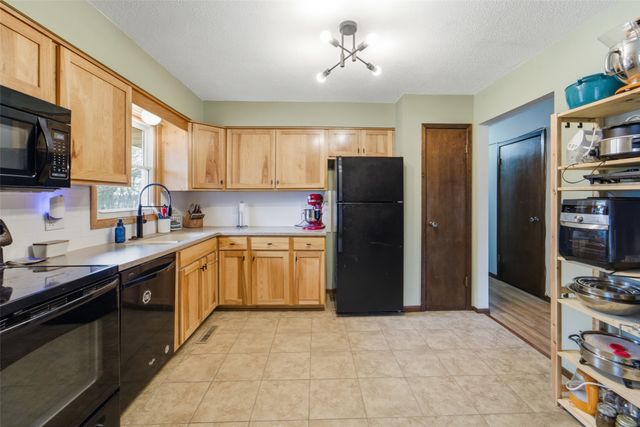 155 Coal Ridge Road, Knoxville, IA 50138